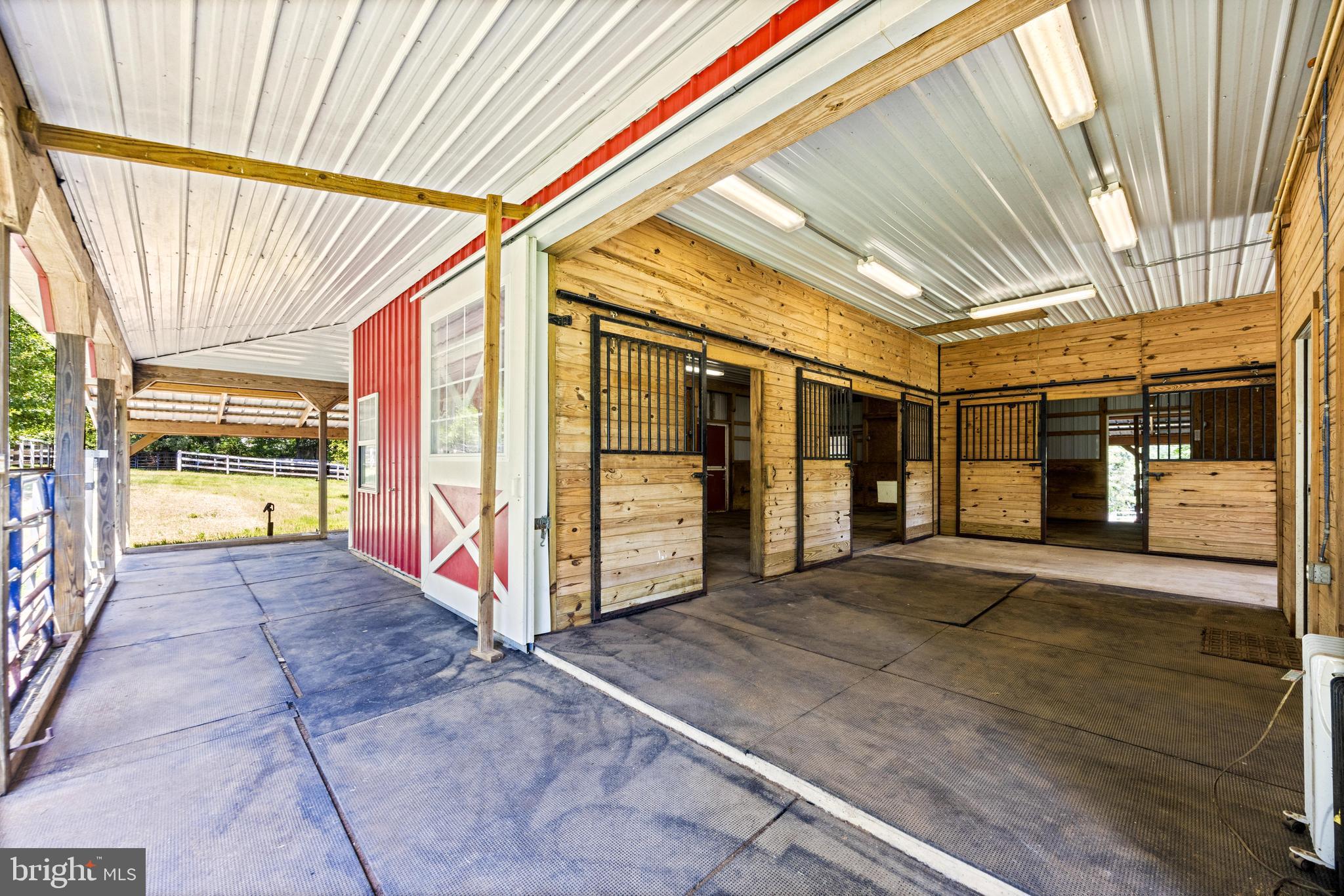 16401 Mt Calvert Road Upper Marlboro, MD 20772 - Photo 58 of 119 Lower Barn: Large Window Sliders