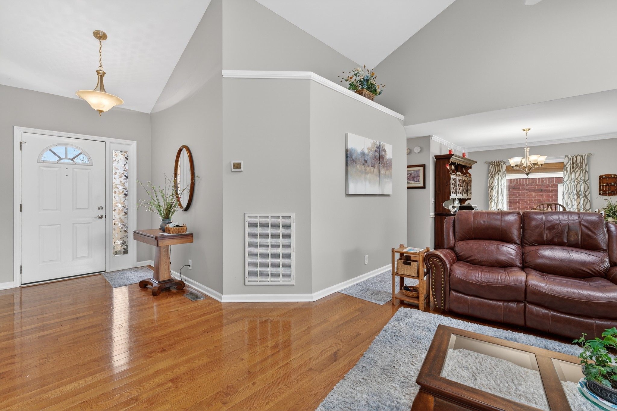 5444 Reagan Run Antioch, TN 37013 - Photo 6 of 46 a living room with furniture
