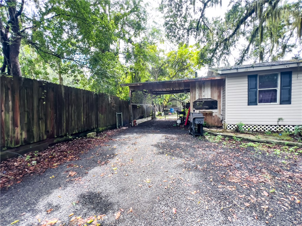 216 Harvey Road Brunswick, GA 31525 - Photo 3 of 32