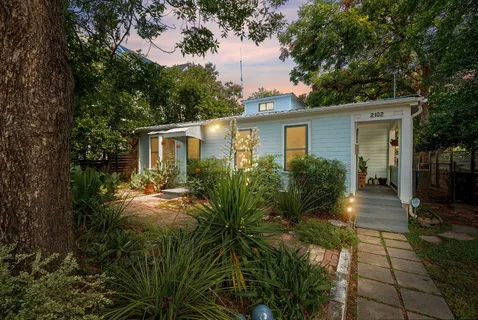 $615,000 | 2102 East 17th Street, Austin, TX 78702