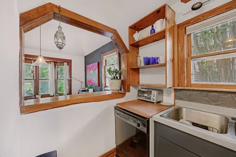 $615,000 | 2102 East 17th Street, Austin, TX 78702