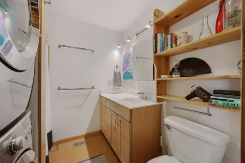 $615,000 | 2102 East 17th Street, Austin, TX 78702