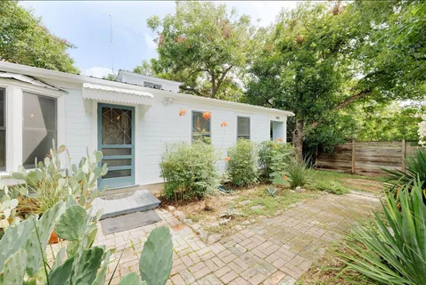 $615,000 | 2102 East 17th Street, Austin, TX 78702