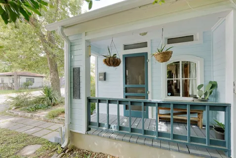 $615,000 | 2102 East 17th Street, Austin, TX 78702