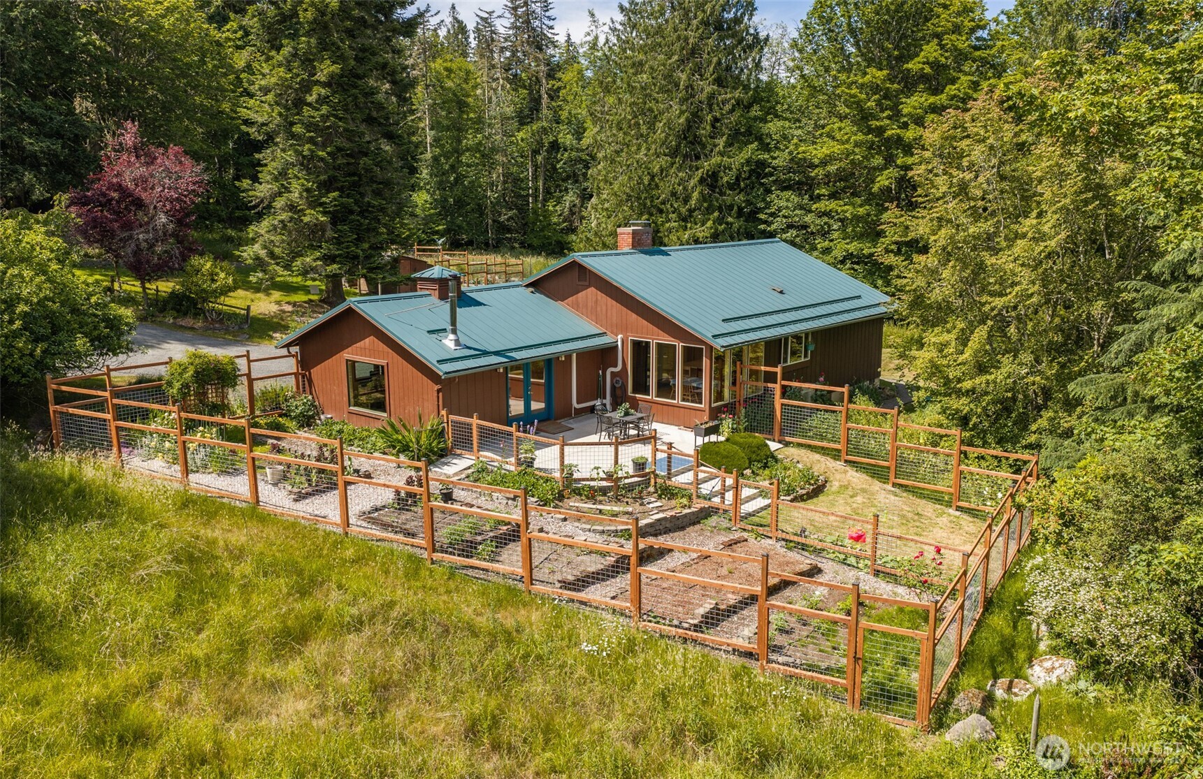 477 Glass Road Port Angeles, WA 98362 - Photo 2 of 40