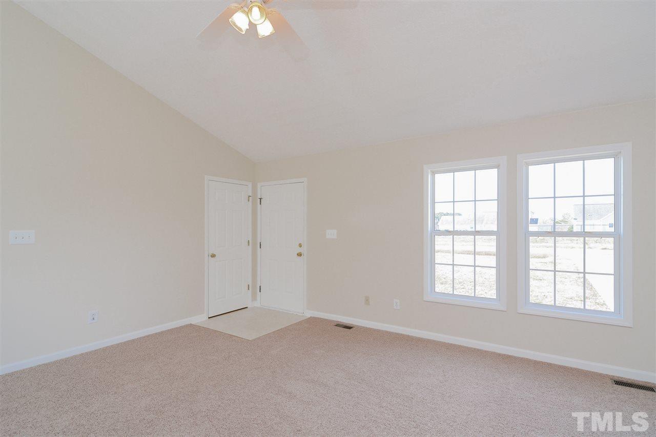 1009 Smith Road Smithfield, NC 27577 - Photo 12 of 25 Gallery Image 12