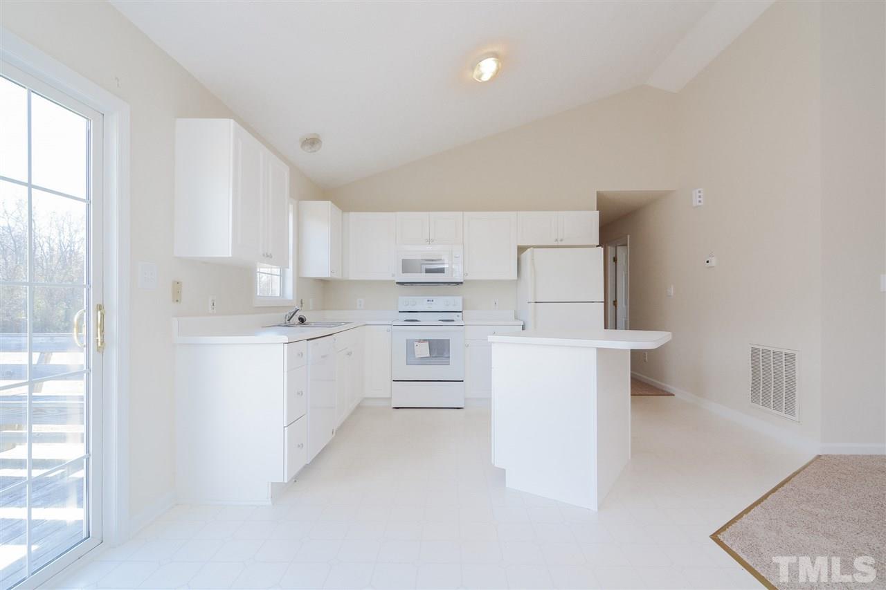 1009 Smith Road Smithfield, NC 27577 - Photo 6 of 25 Gallery Image 6