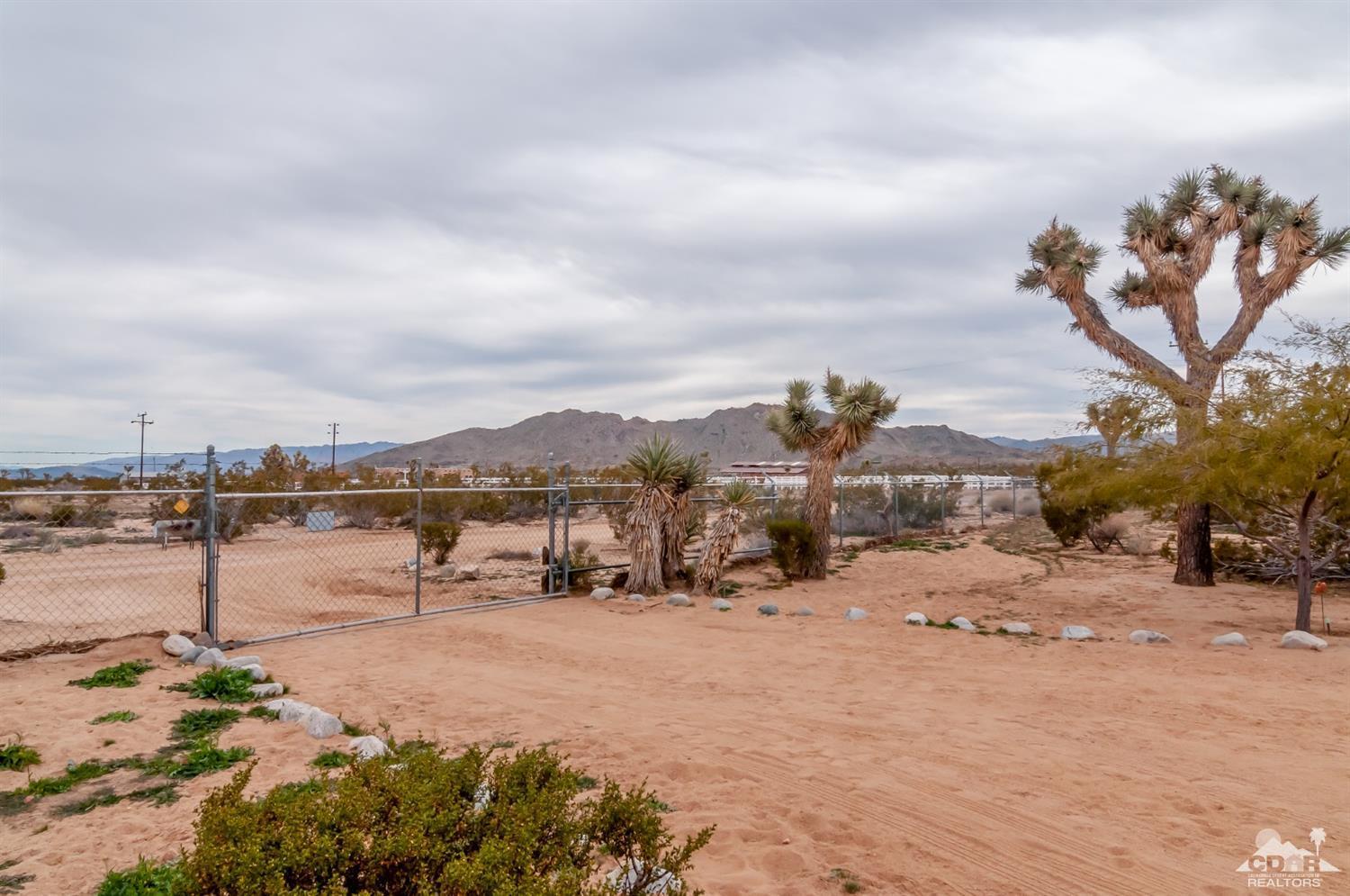 3290 Julcrest Road Yucca Valley, CA 92284 - Photo 16 of 20 a view of a terrace