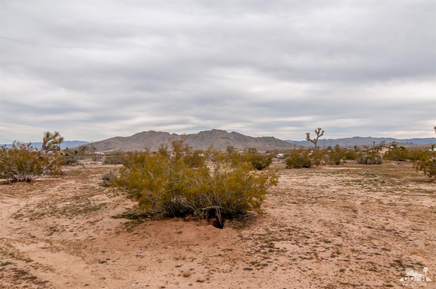 3290 Julcrest Road Yucca Valley, CA 92284 - Photo 17 of 20 a view of lake view and mountain