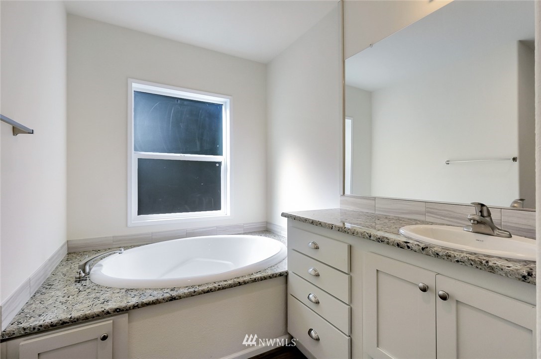 31 Southeast High Road Shelton, WA 98584 - Photo 6 of 39 Gallery Image 6