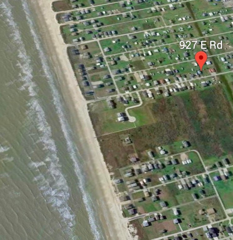 927 South East Road Crystal Beach, TX 77650 - Photo 5 of 6 a close view of bathroom