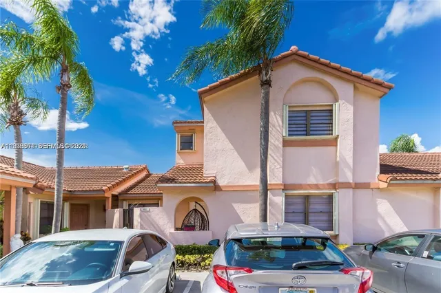 $445,000 | 6533 Northwest 170th Lane, Hialeah, FL 33015