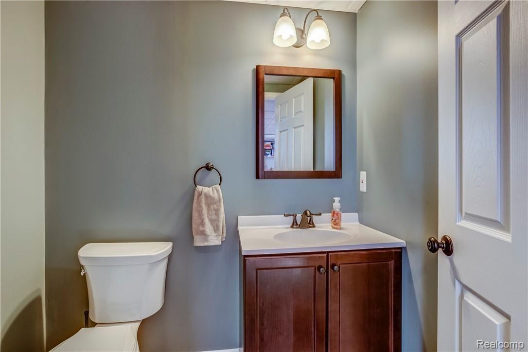 48573 Antique Road Canton, MI 48187 - Photo 35 of 40 037-48573AntiqueRd-Canton-MI-48187-full.jpg
