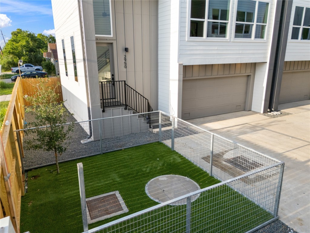 2950 Pitzlin Street Houston, TX 77023 - Photo 31 of 37