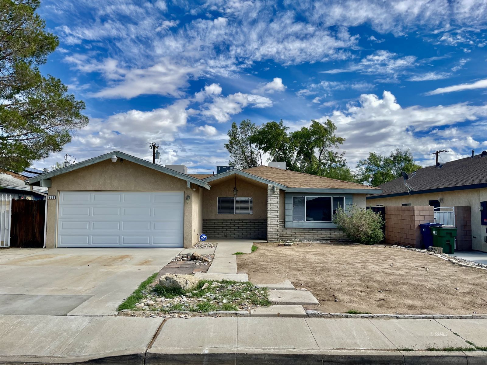 228 South Greenlawn Street Ridgecrest, CA 93555 - Photo 2 of 35