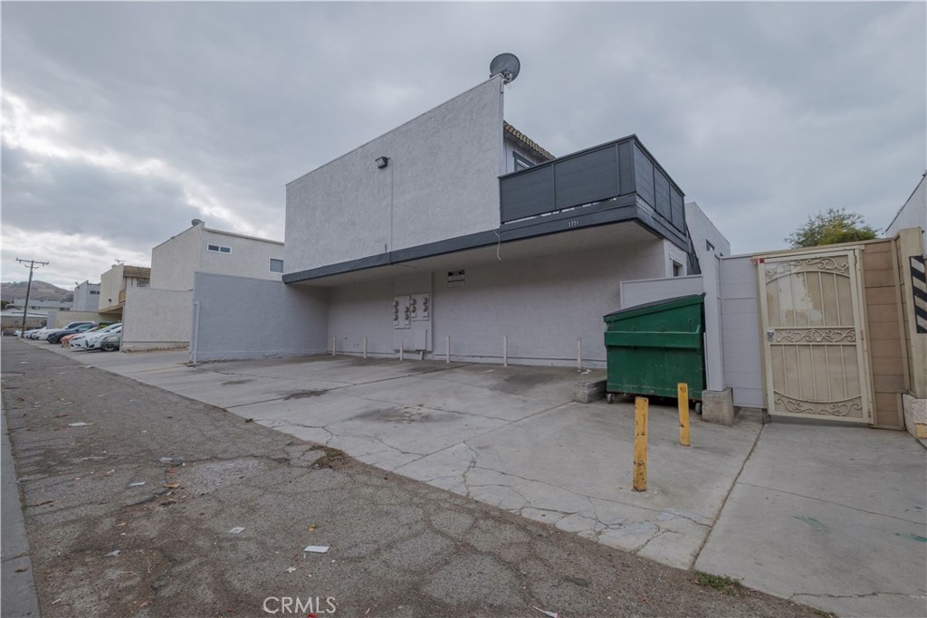 3771 Harvill Lane Riverside, CA 92503 - Photo 41 of 53 a view of entryway