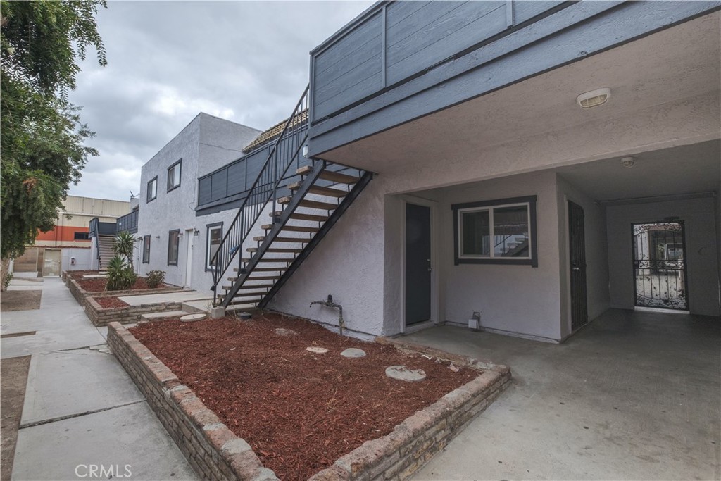 3771 Harvill Lane Riverside, CA 92503 - Photo 7 of 53 a view of an entryway of the house