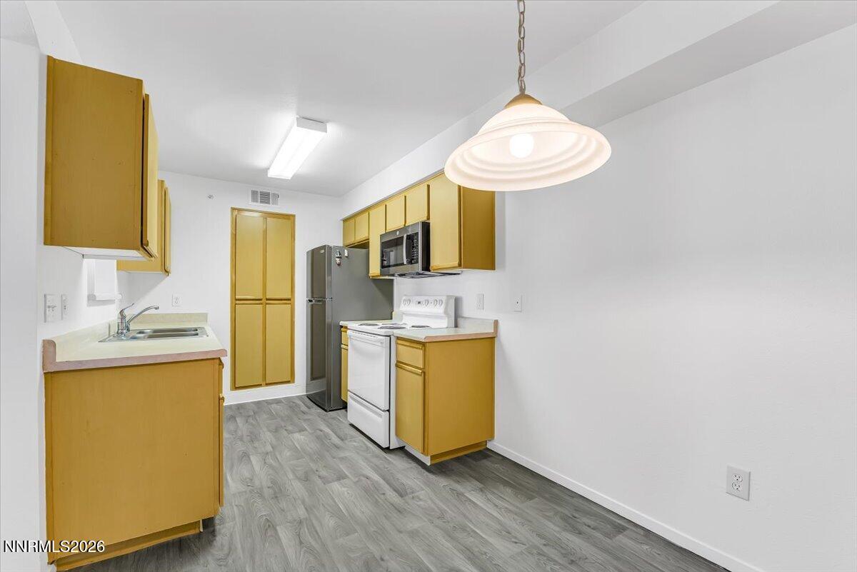 6850 Sharlands Avenue, Unit 2132 Reno, NV 89523 - Photo 17 of 40 19-6850 Sharlands Ave Reno NV 89523 (19