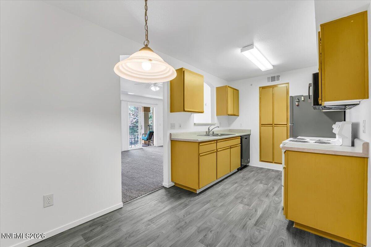 6850 Sharlands Avenue, Unit 2132 Reno, NV 89523 - Photo 18 of 40 20-6850 Sharlands Ave Reno NV 89523 (20