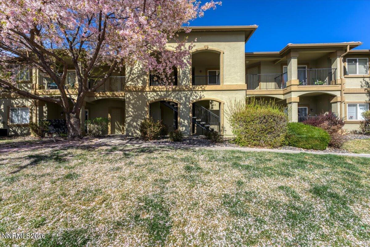 6850 Sharlands Avenue, Unit 2132 Reno, NV 89523 - Photo 2 of 40 04-6850 Sharlands Ave Reno NV 89523 (4 o