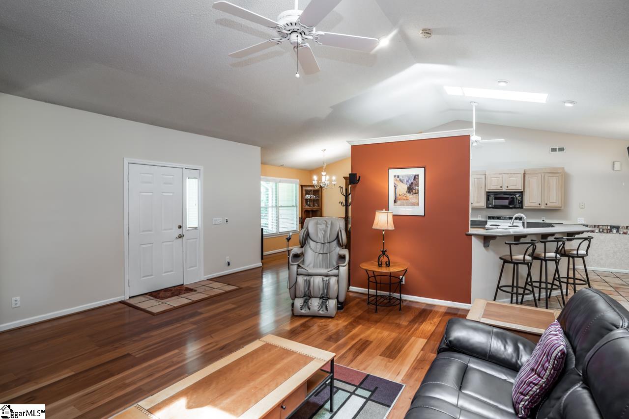 102 Lakewinds Court Inman, SC 29349 - Photo 4 of 29