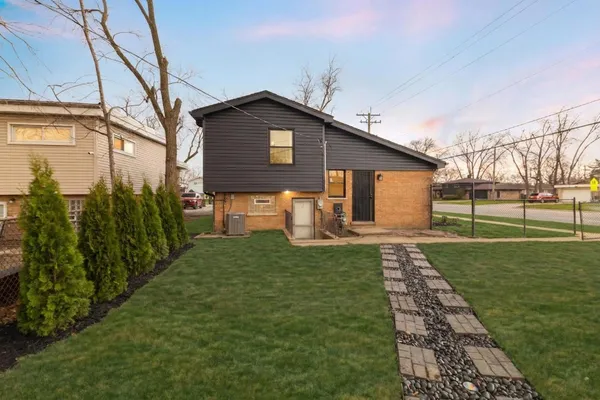 $299,999 | 15401 Ellis Avenue, Dolton, IL 60419