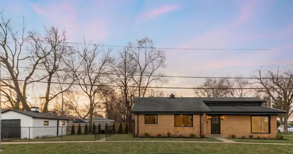 $299,999 | 15401 Ellis Avenue, Dolton, IL 60419