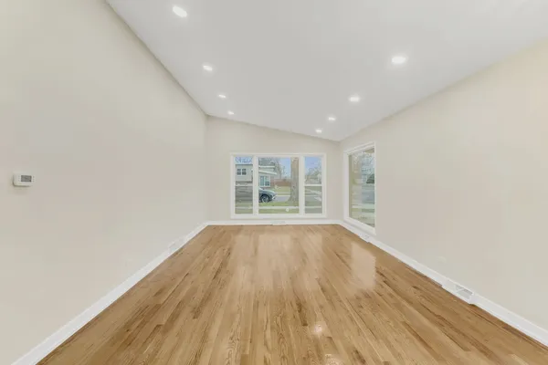$299,999 | 15401 Ellis Avenue, Dolton, IL 60419
