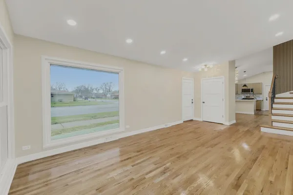 $299,999 | 15401 Ellis Avenue, Dolton, IL 60419