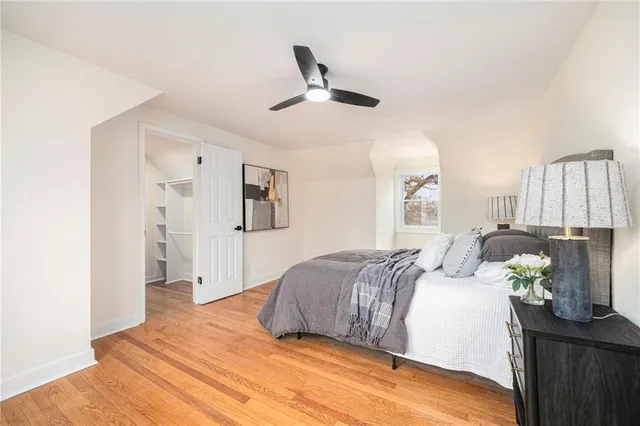 $329,900 | 7620 East Gregory Boulevard, Kansas City, MO 64133