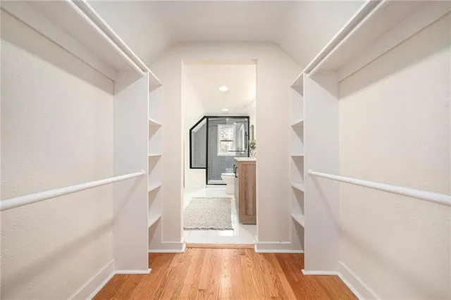 $329,900 | 7620 East Gregory Boulevard, Kansas City, MO 64133