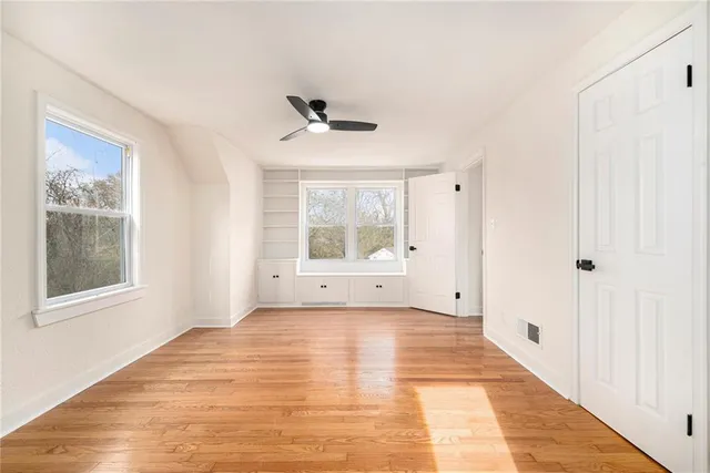 $329,900 | 7620 East Gregory Boulevard, Kansas City, MO 64133