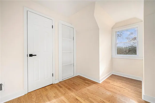 $329,900 | 7620 East Gregory Boulevard, Kansas City, MO 64133