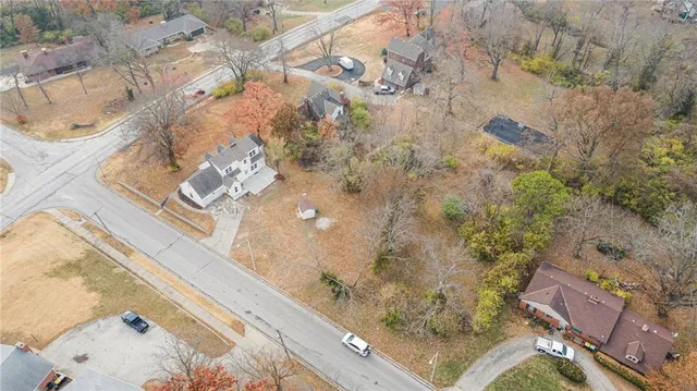 $329,900 | 7620 East Gregory Boulevard, Kansas City, MO 64133