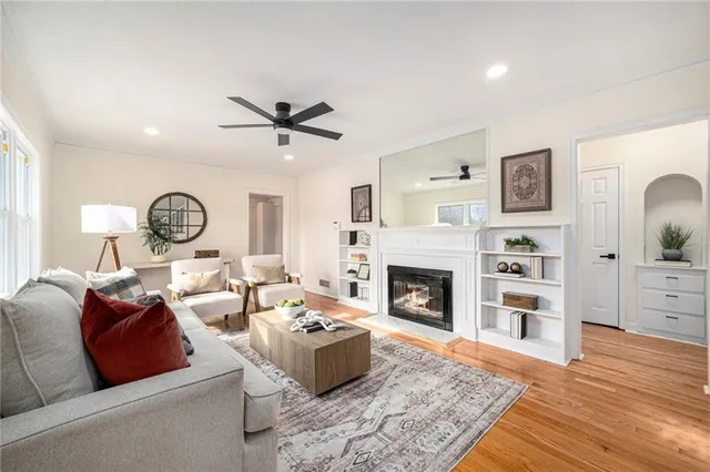 $329,900 | 7620 East Gregory Boulevard, Kansas City, MO 64133