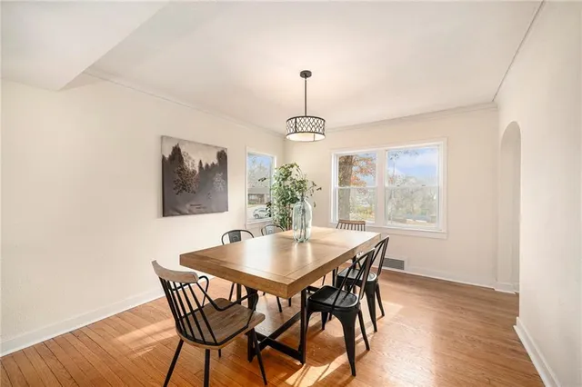 $329,900 | 7620 East Gregory Boulevard, Kansas City, MO 64133