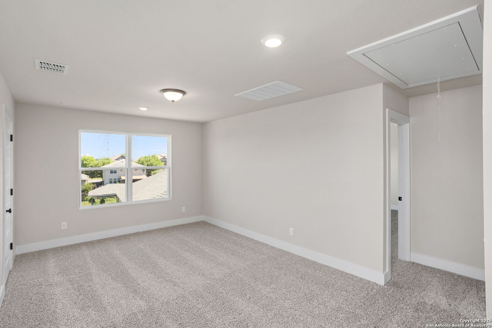 7010 Walkers Loop Live Oak, TX 78233 - Photo 8 of 28