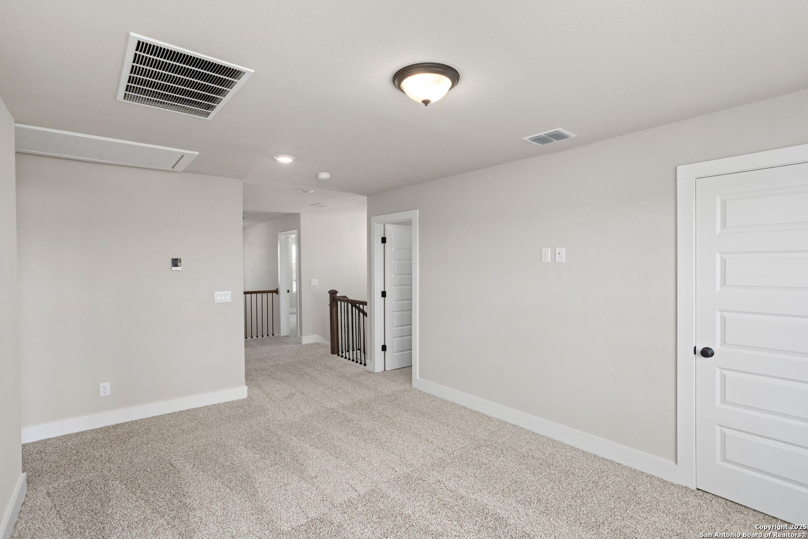 7010 Walkers Loop Live Oak, TX 78233 - Photo 9 of 28