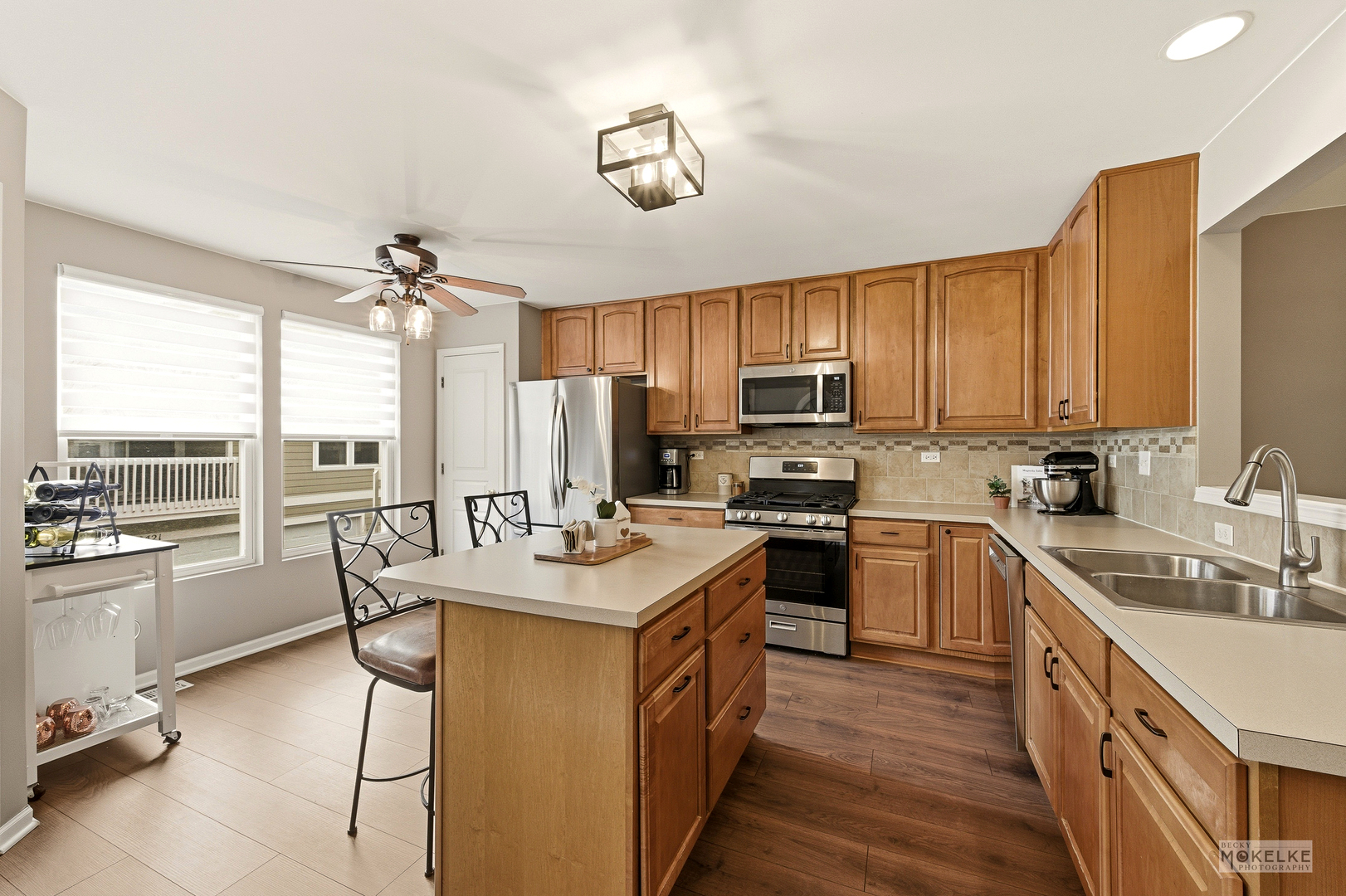 2419 Emily Lane Elgin, IL 60124 - Photo 8 of 25