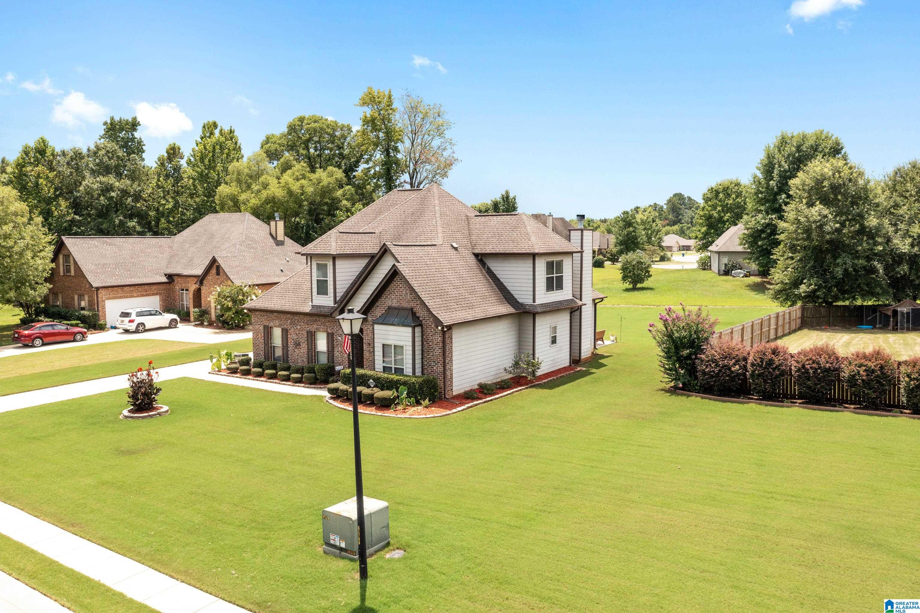591 Barkley Circle Alabaster, AL 35007 - Photo 3 of 34