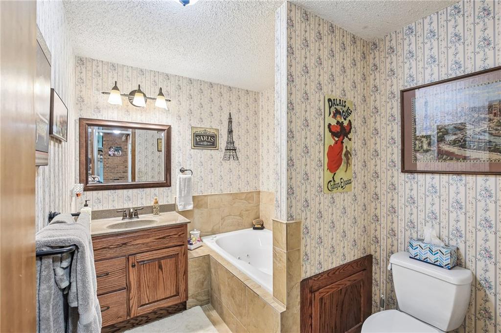 22774 George Road Tonganoxie, KS 66086 - Photo 15 of 28