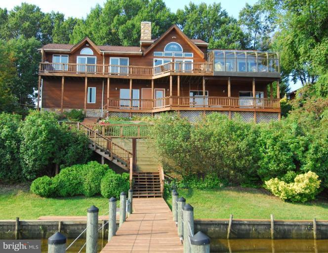 11371 River Road Lorton, VA 22079 - Photo 2 of 19 Deck - View from