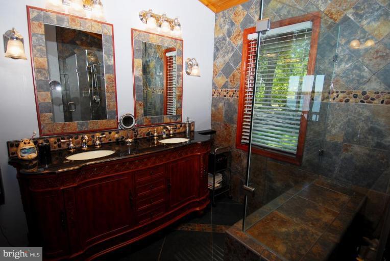 11371 River Road Lorton, VA 22079 - Photo 13 of 19 Master Bath