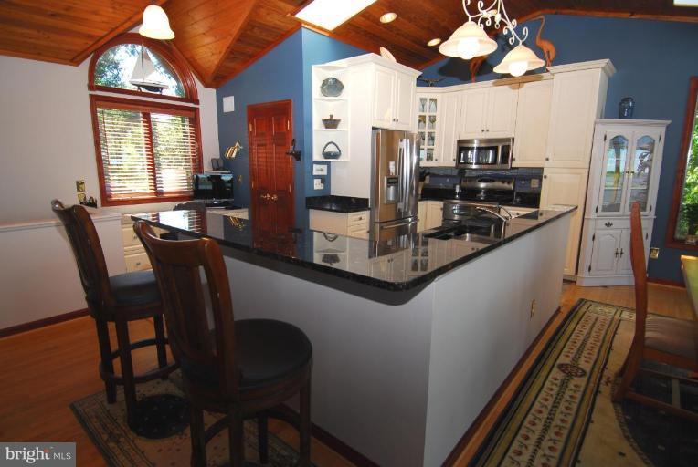 11371 River Road Lorton, VA 22079 - Photo 9 of 19 Kitchen