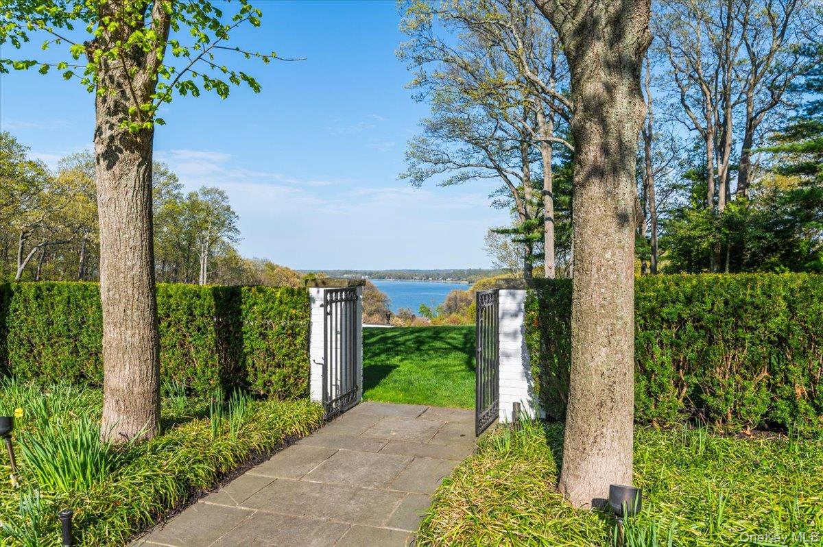 233 Cleft Road Mill Neck, NY 11765 - Photo 5 of 50