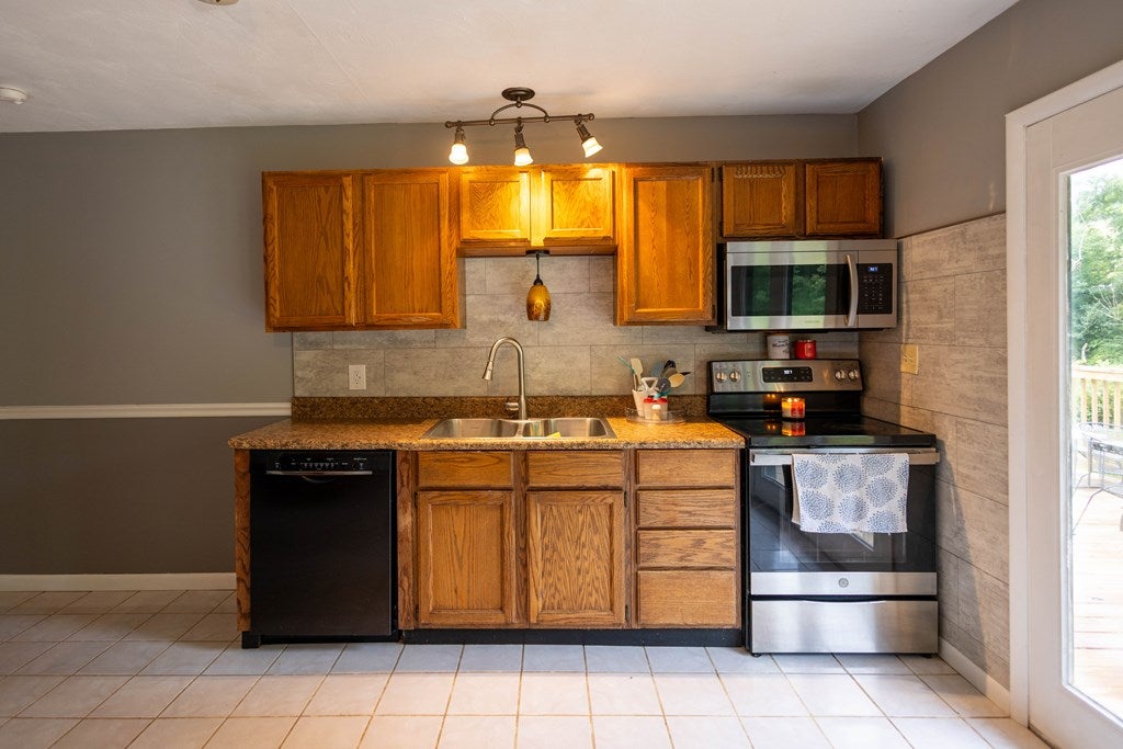 1038 Cedar Springs Road Sugar Grove, VA 24375 - Photo 18 of 61 Gallery Image 18