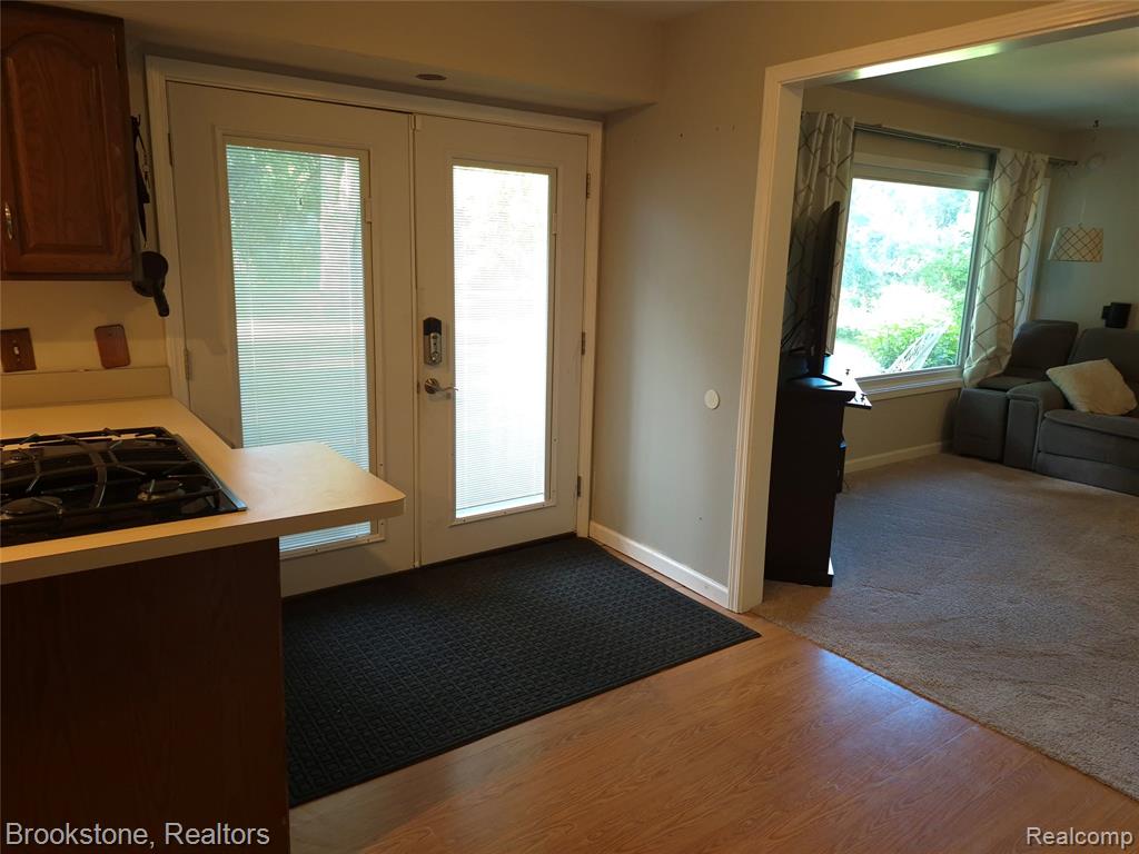 4890 Whipple Lake Road Clarkston, MI 48348 - Photo 16 of 40