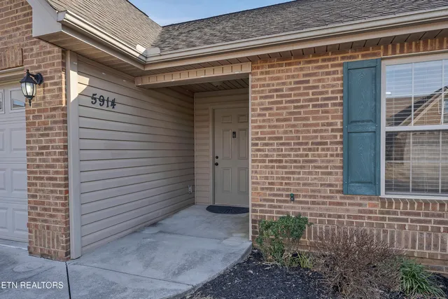 $284,900 | 5914 Pebble Run Way, Knoxville, TN 37918