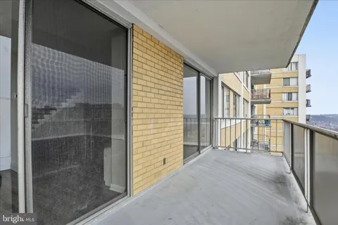 $2,995 | 301 North Beauregard Street, Unit 1404, Alexandria, VA 22312