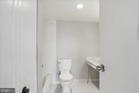 $2,995 | 301 North Beauregard Street, Unit 1404, Alexandria, VA 22312